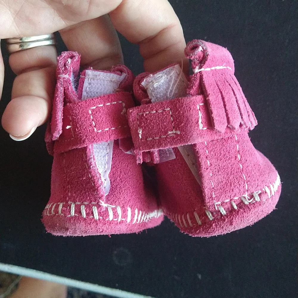 Minnetonka pink suede natural leather baby moccasins